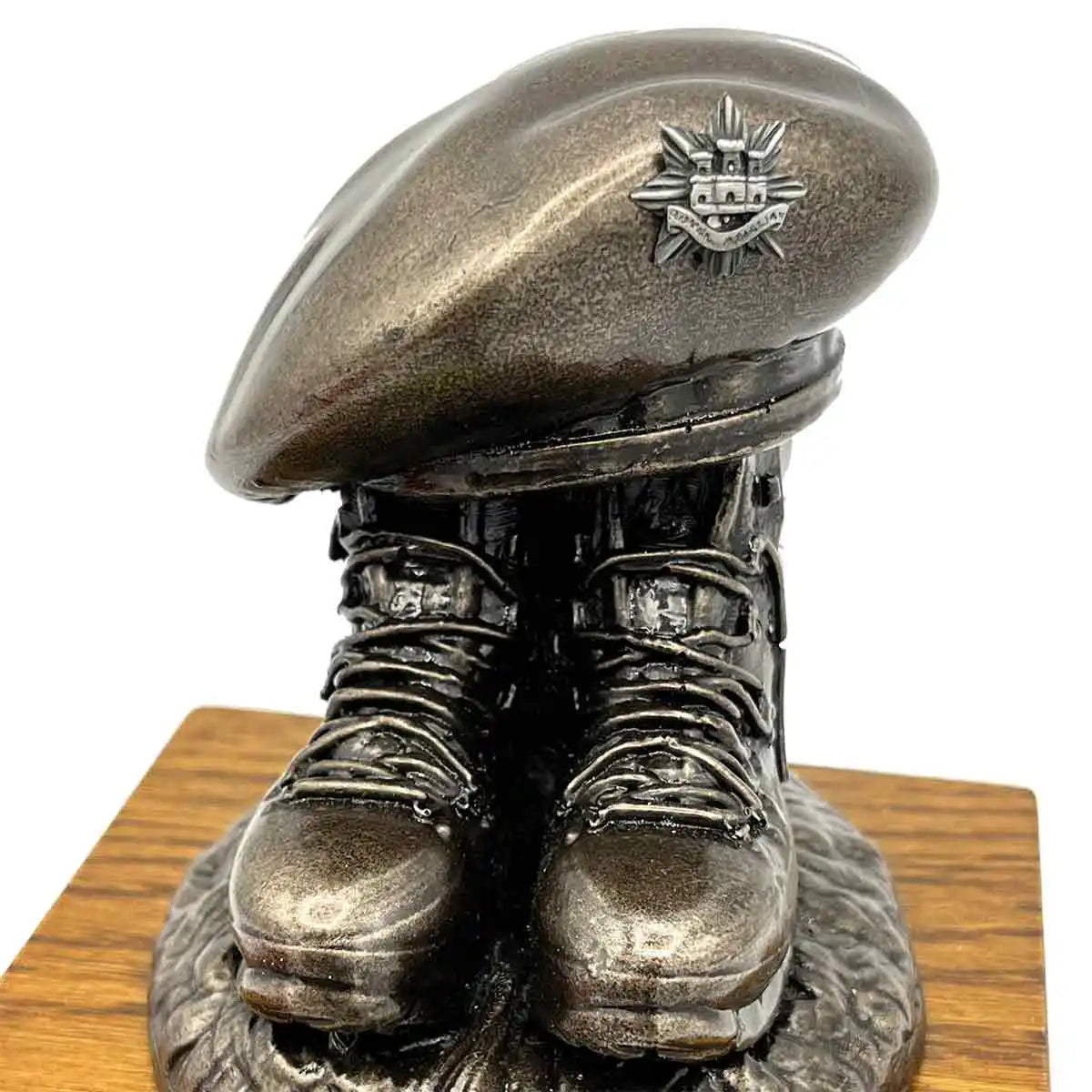 Bronze Beret and Boots Statue on Oak Base | John Bulls with starburst badge, ideal for military recognition awards. Pewter Badge from John Bull Clothing