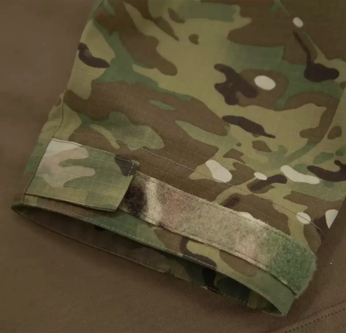 Camo pattern detail on Carinthia Combat Shirt Multicam CCS fabric
