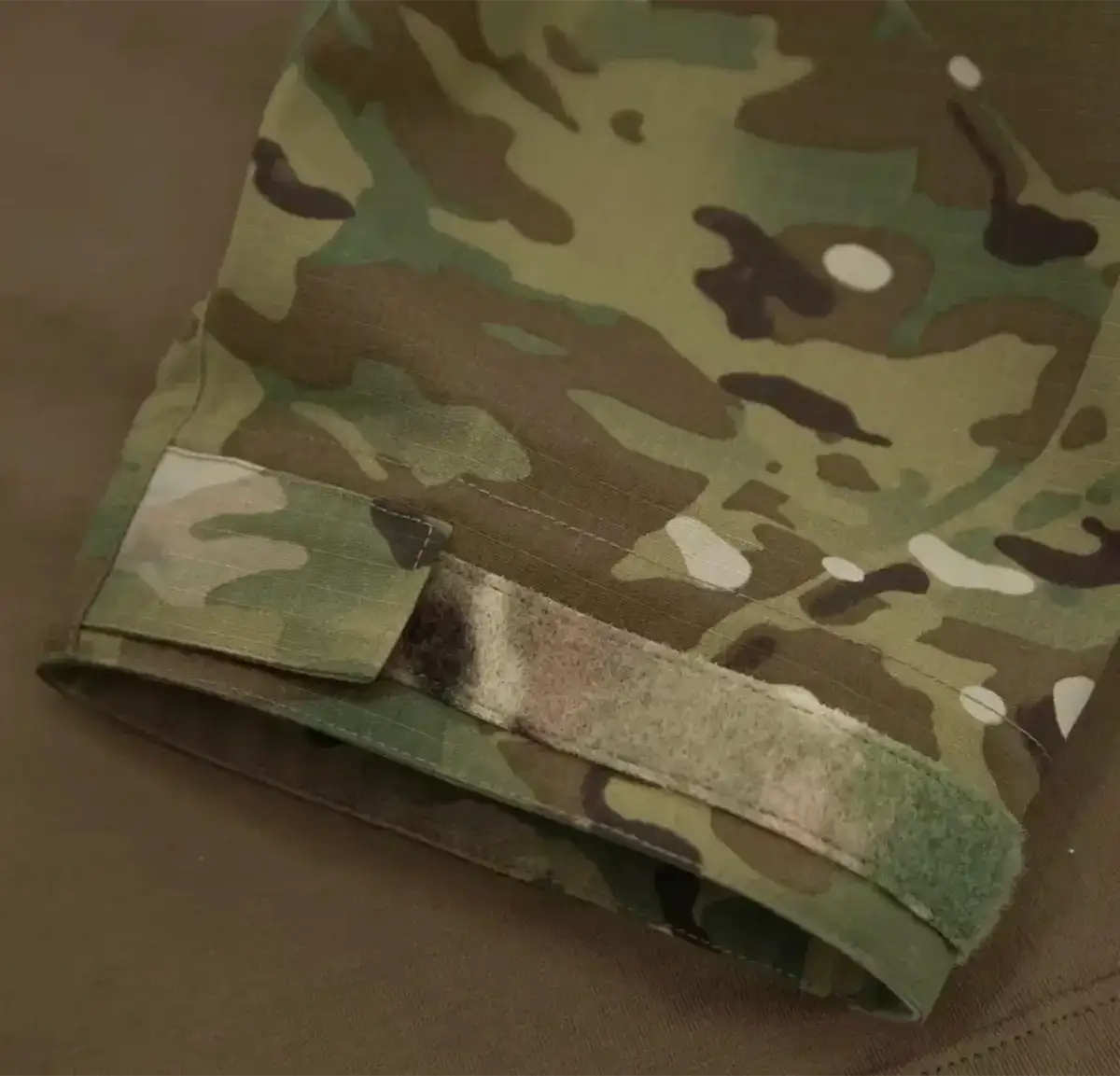 Camo pattern detail on Carinthia Combat Shirt Multicam CCS fabric from John Bull Clothing