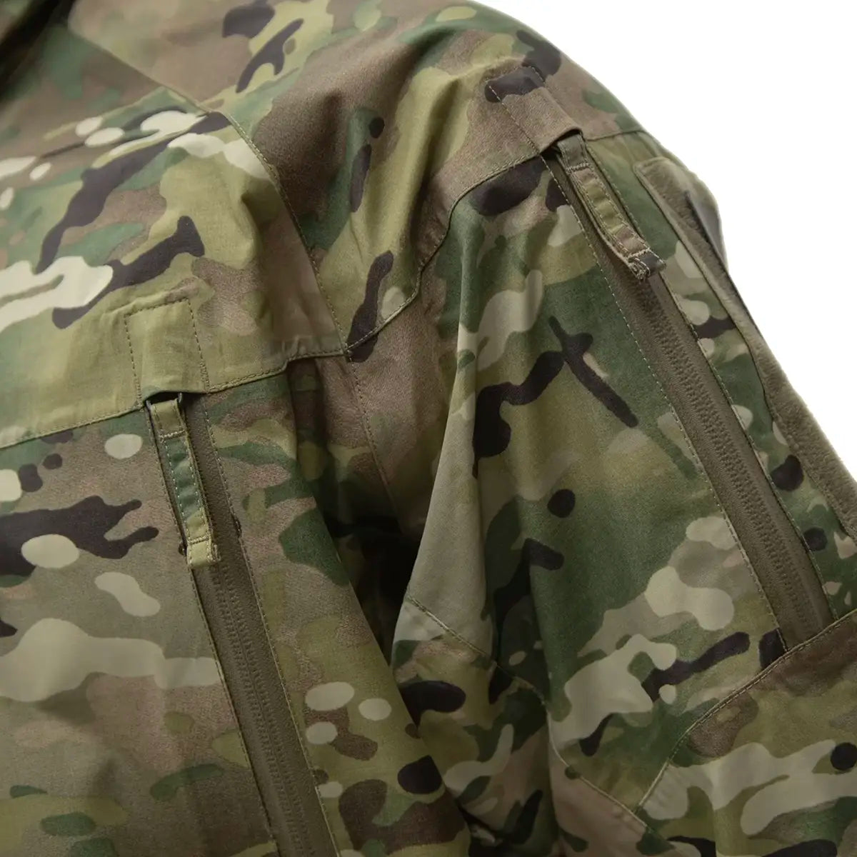 Detail of upper sleeve pocket and seam construction on Carinthia PRG 2.0 Waterproof Jacket Multicam for tactical gear storage.