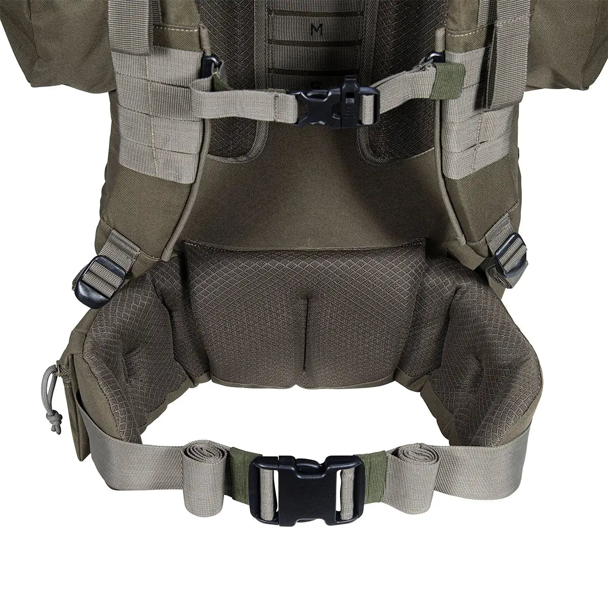 Padded hip belt and adjustable sternum strap on Highlander Forces Elite 88L Pack for ergonomic weight distribution and support.