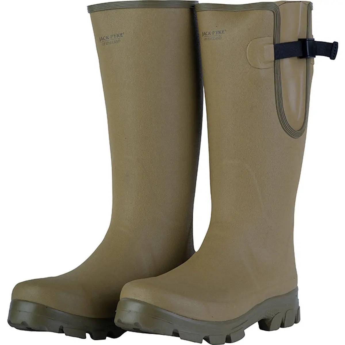 Jack Pyke Ashcombe Gusset Wellington Boot in green with adjustable side gusset for a secure fit. Durable outdoor boots designed for comfort and stability.