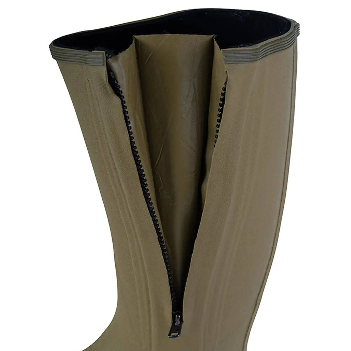 Detailed view of the zippered opening on Jack Pyke Ashcombe Zip Wellie Boot, ensuring a snug fit and convenient wearability.