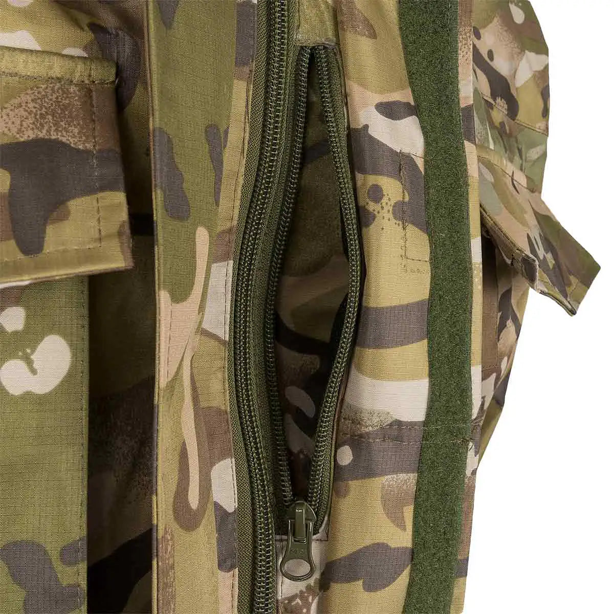 Detailed view of Highlander Typhoon Waterproof Jacket HMTC side zipper, designed for ventilation and ease of wear in outdoor conditions. from John Bull Clothing