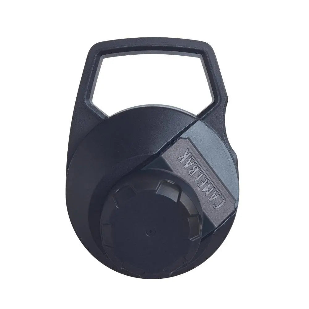 Close-up of Camelbak Chute Mag magnetic cap with carry handle, designed for the 600ml stainless steel water bottle for easy portability.