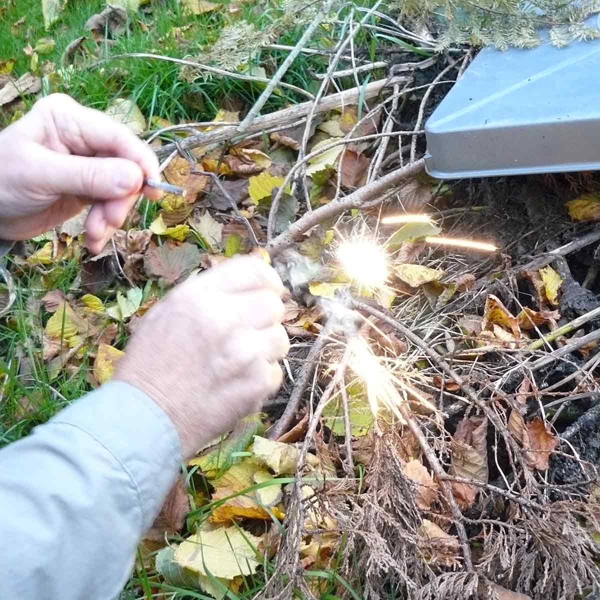 Firefly Champion Spark Marker Self-Luminous Survival Tool - John Bull Clothing