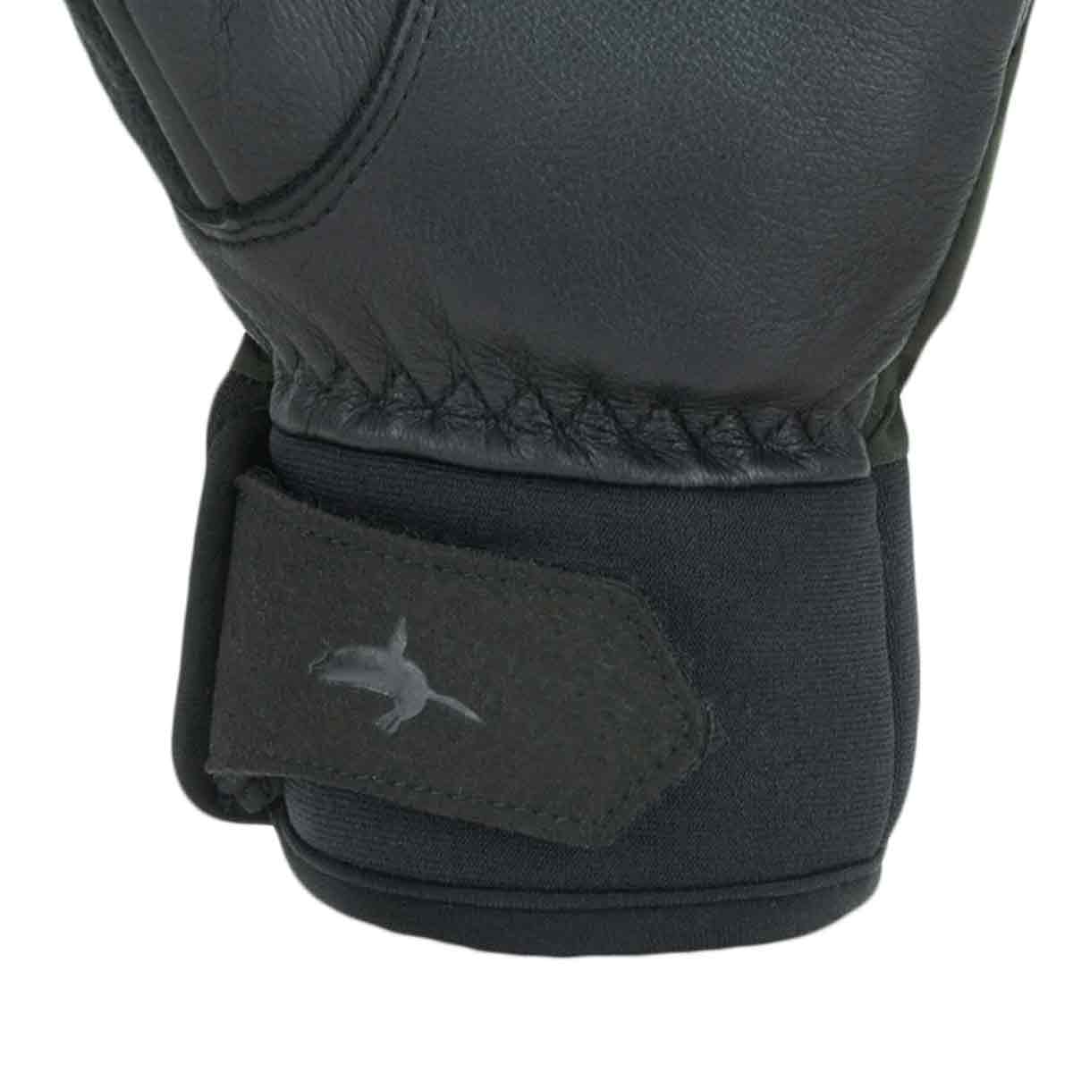 Close-up of Sealskinz Fordham Waterproof All Weather Hunting Glove wrist strap with secure fastening for a snug fit and improved comfort during hunting.