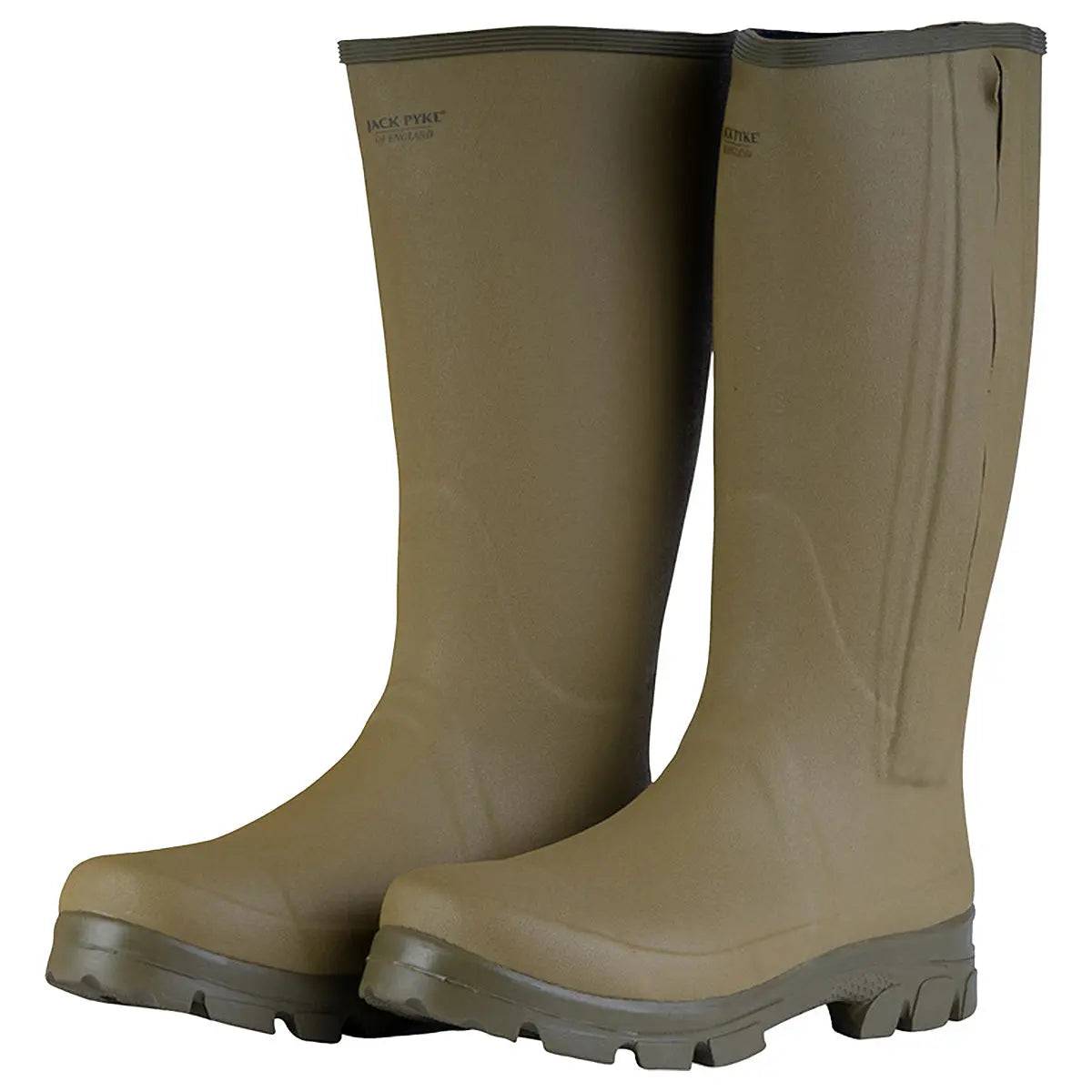 Jack Pyke Ashcombe Zip Wellie Boot in green, designed for outdoor use with a durable neoprene lining and sturdy sole for grip and comfort.