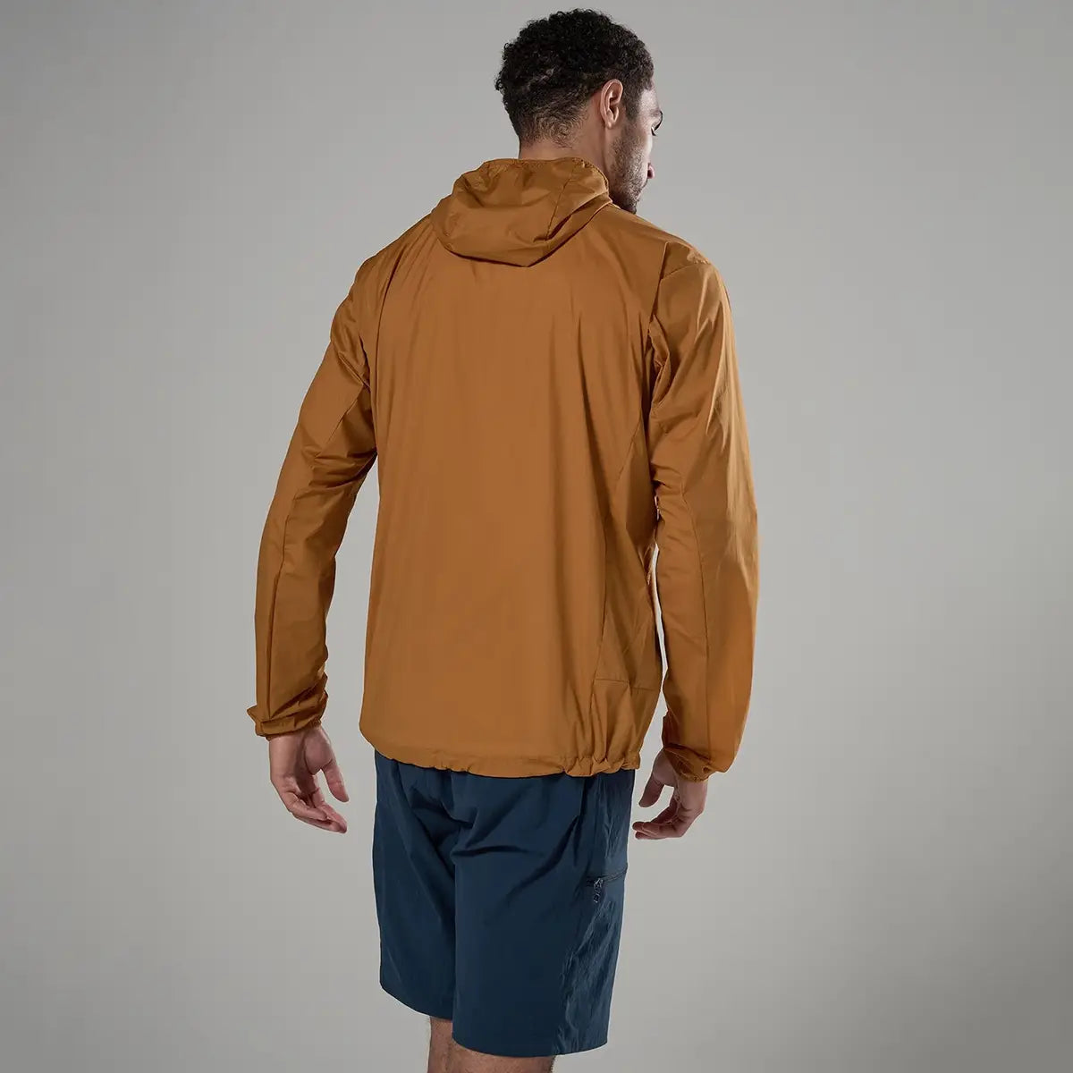 Men's tan hooded windproof jacket, outdoor clothing for active outdoor activities