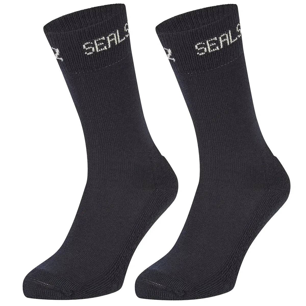 SealSkinz Suffield Solo Merino Liner Sock in black, designed for warmth and comfort. Ideal for layering under waterproof socks for extra insulation.