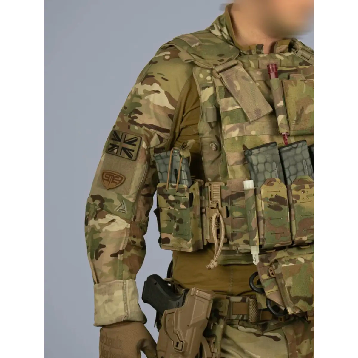 Spectre Single Mag Pouch Multicam with MP2 Insert on tactical vest for ammunition storage